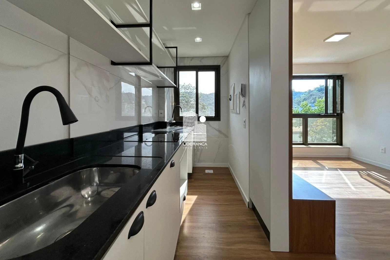 Furnished apartment, 64 m², with a home office — photo 13