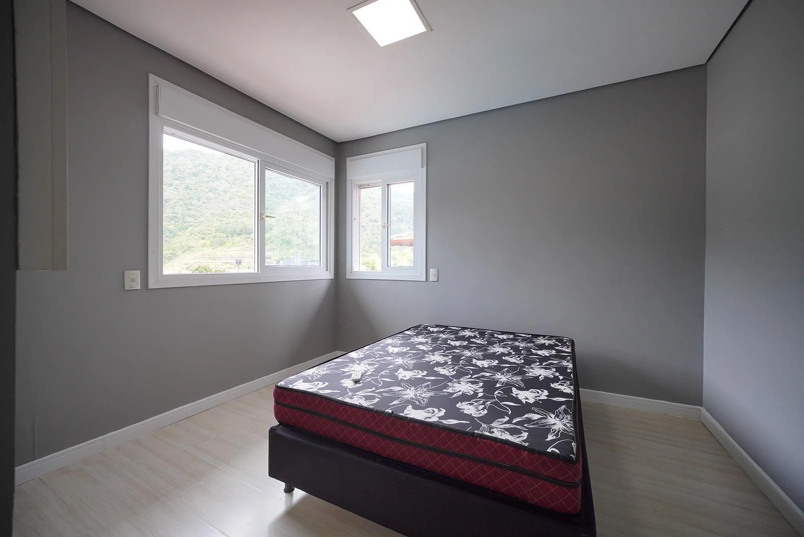 4-bedroom house with a mountain view in Florianópolis — photo 12