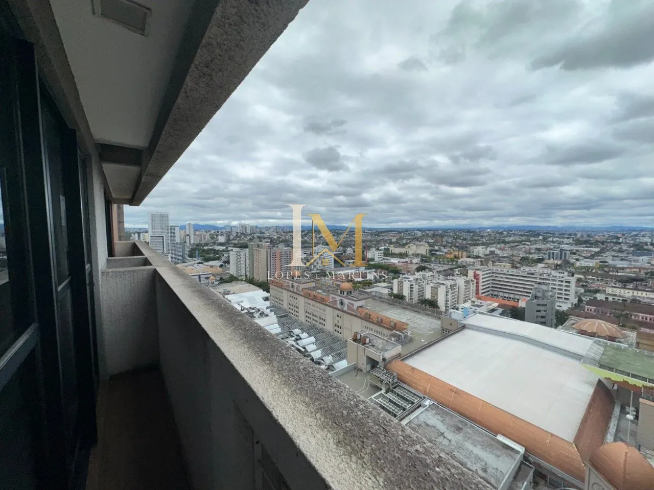 One-bedroom apartment with a washing machine — photo 4