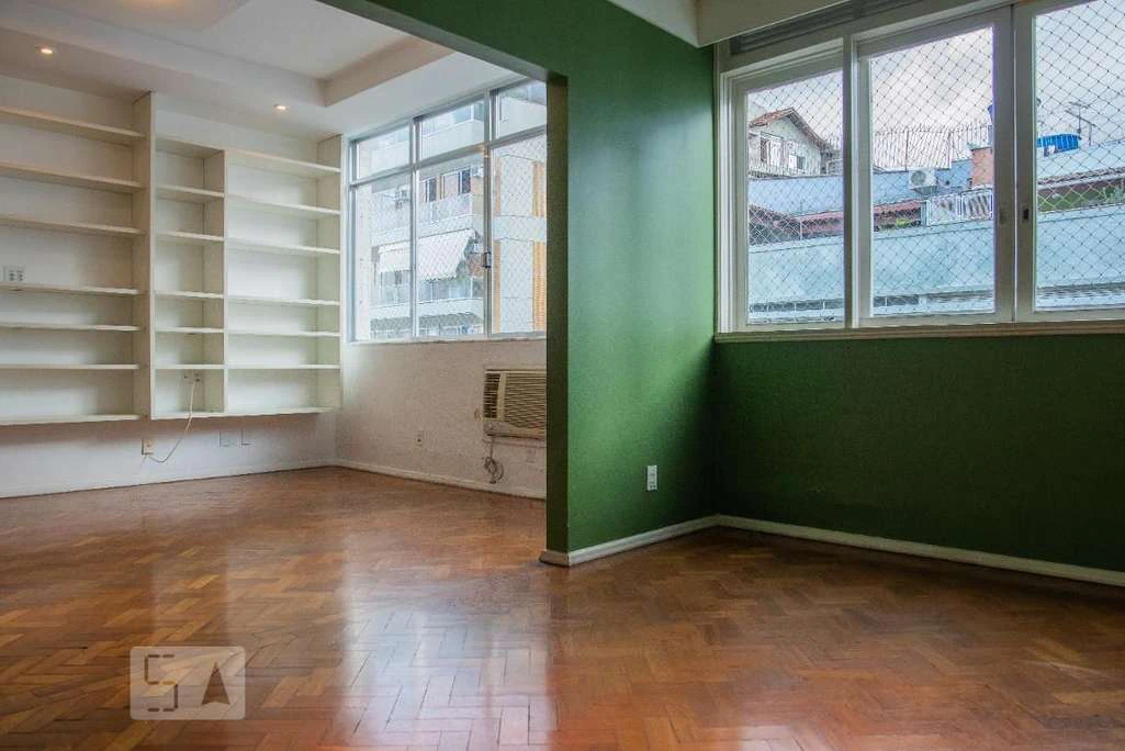 225 m² apartment with 4 bedrooms and a balcony — photo 18
