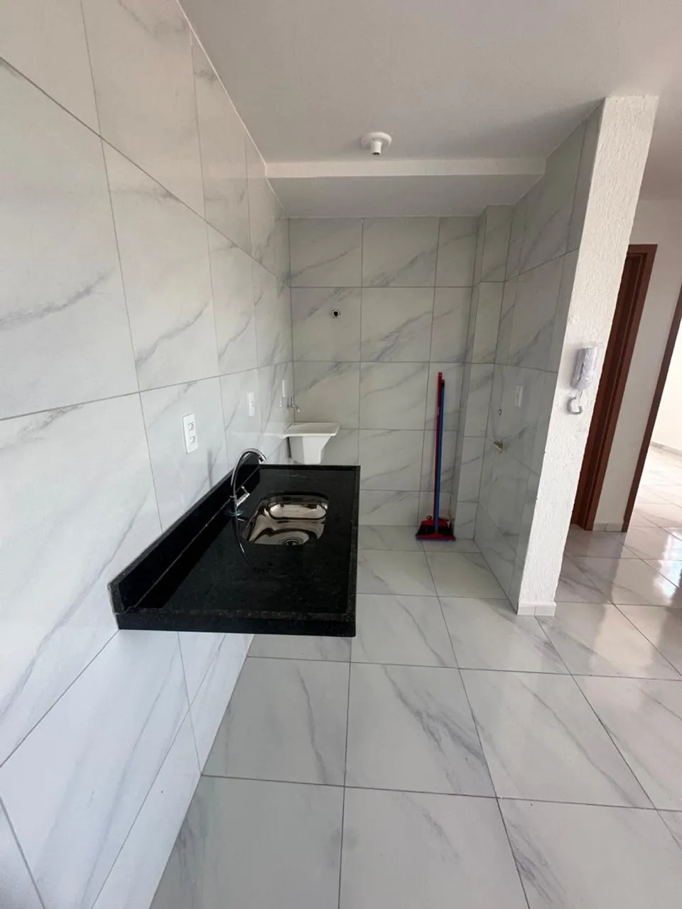Apartamento de 2 quartos em condomínio com piscina — photo 9