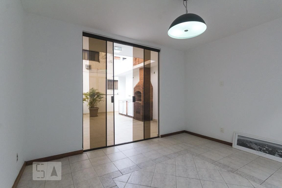 195 m² rental apartment with 3 bedrooms and 2 parking spaces — photo 44
