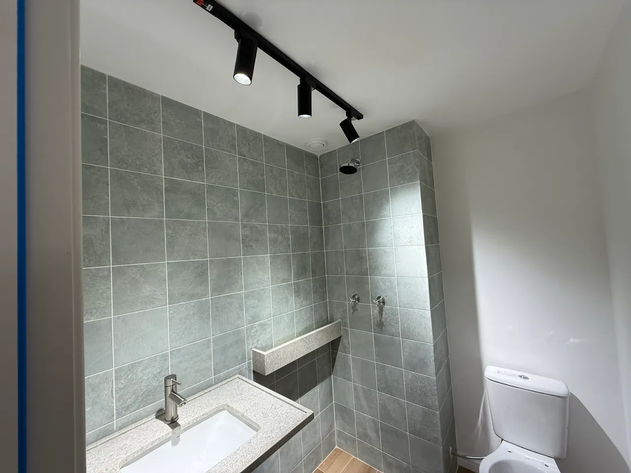 Apartment with 2 bedrooms, balcony and gas stove — photo 12
