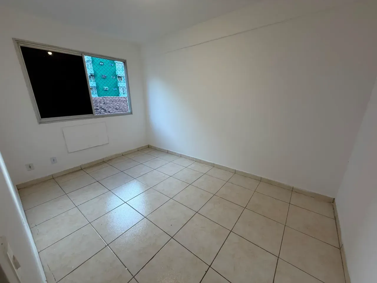 Unfurnished 2-bedroom apartment with parking spot — photo 11