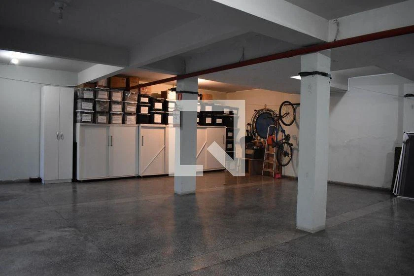 Wood or laminate floors in a 3-bedroom apartment, 133 m² — photo 12