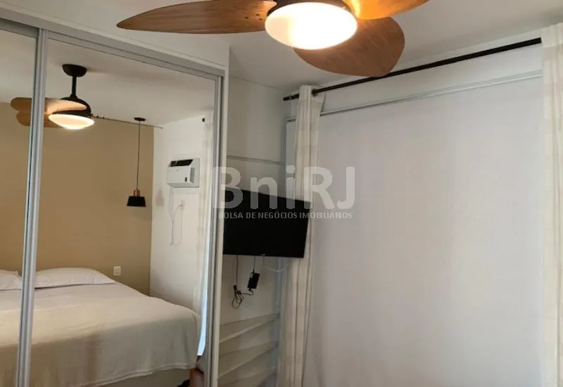 Furnished 2-bedroom apartment with open-plan kitchen — photo 13