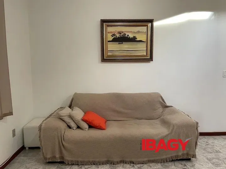 3-bedroom house with a water view in Florianópolis — photo 7