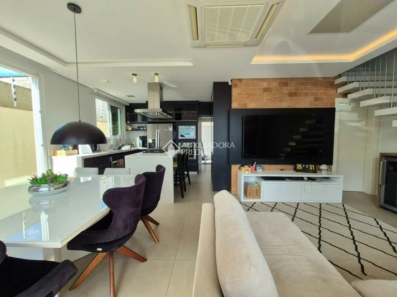 Furnished house with balcony and private BBQ