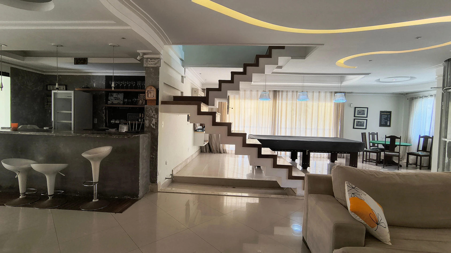 Furnished house with 7 bedrooms and open-plan kitchen — photo 67