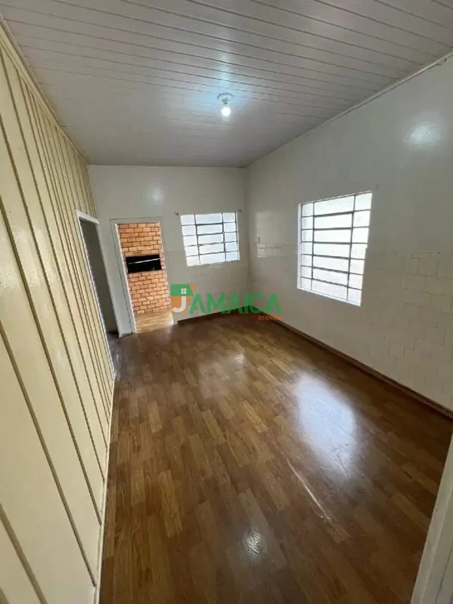 Casa, 80 m², com piso de madeira ou laminado — photo 5