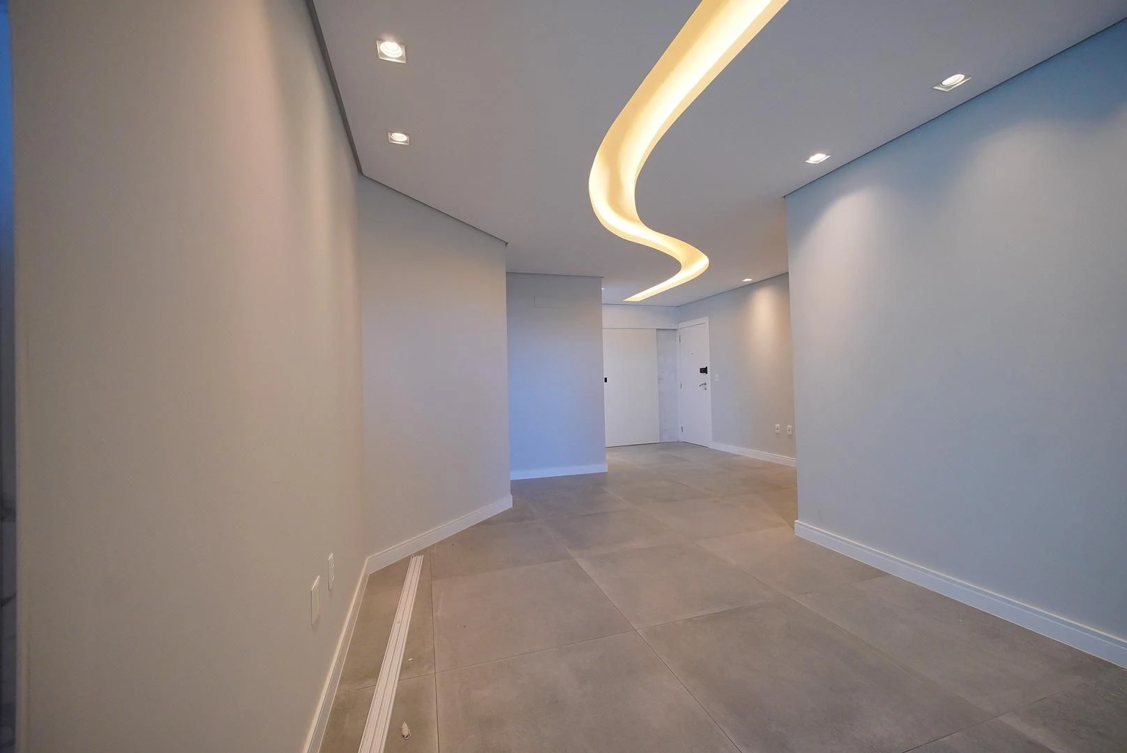 205 m² apartment with a private pool and a jacuzzi — photo 38