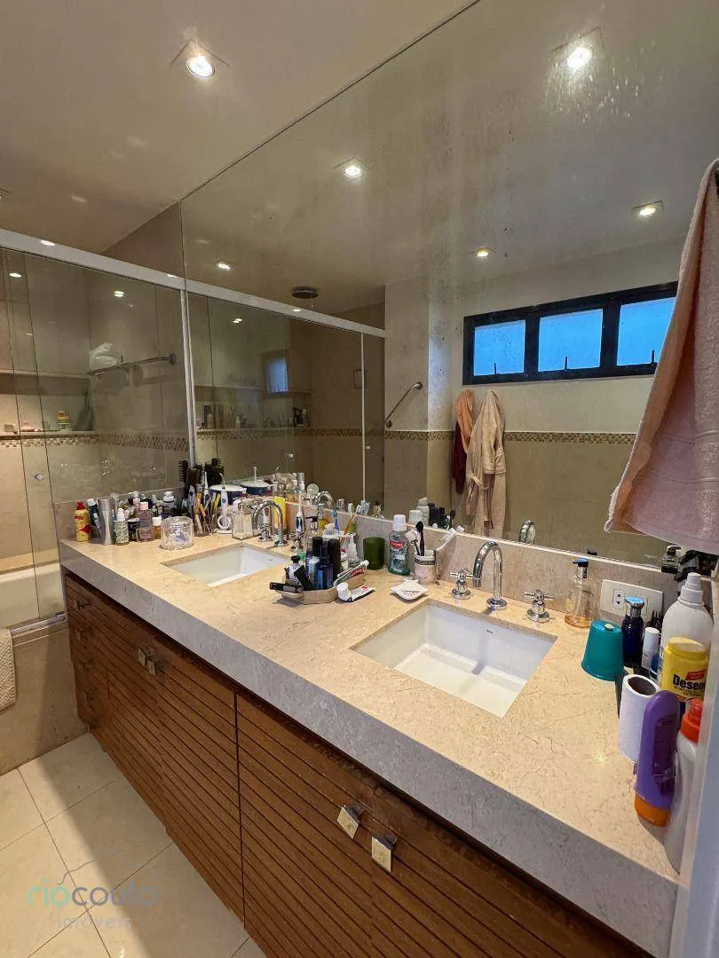 Apartment with 4 bedrooms and balconies, 370 m² — photo 27
