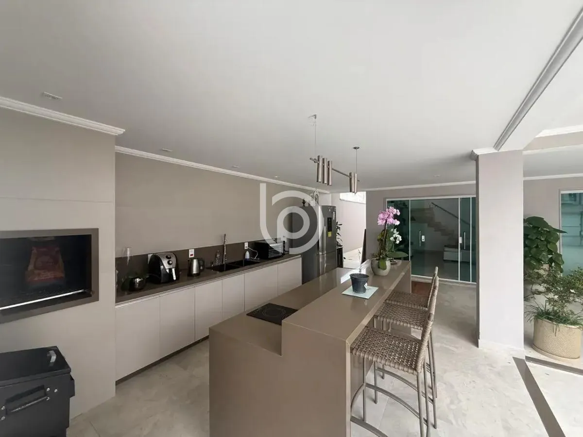 Ванна та 5 спалень: будинок 400 м² — photo 14