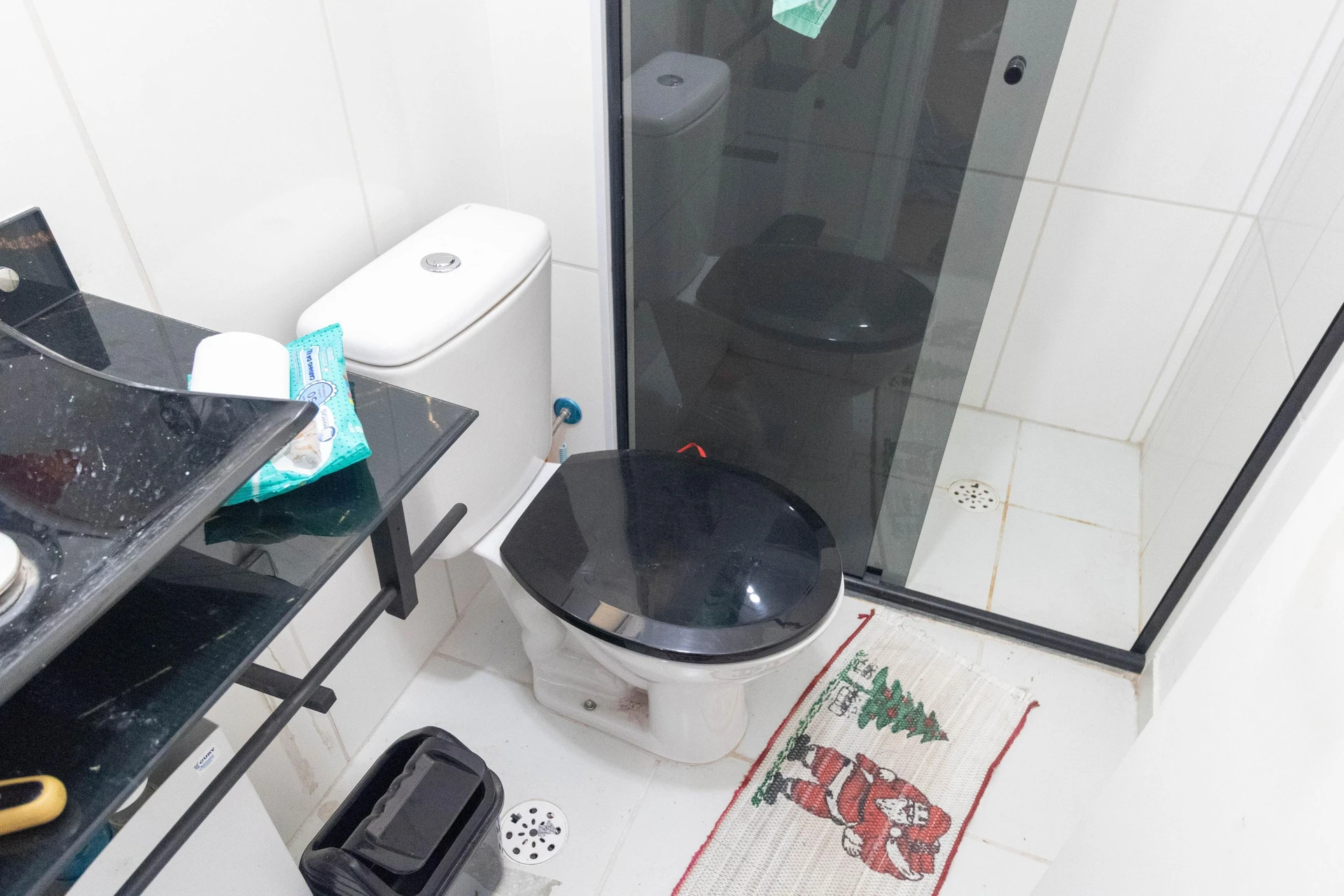 2-bedroom apartment in a building with a gym — photo 48