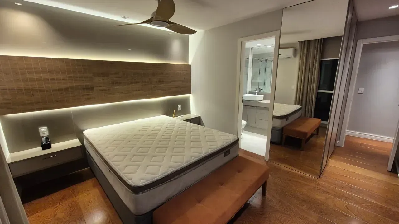 Apartment with 3 bedrooms and modern open-plan kitchen — photo 22