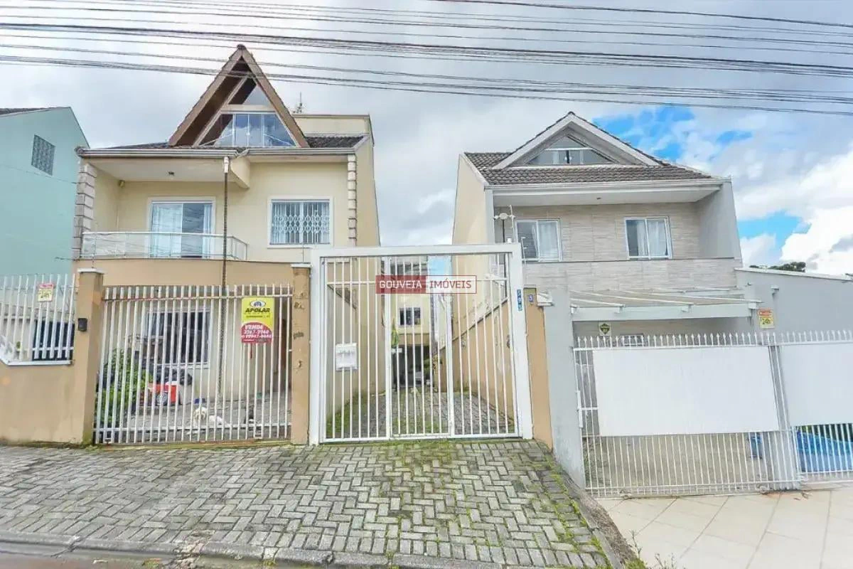 Triplex townhouse with 4 bedrooms, 1 en-suite, 5 parking — photo 2