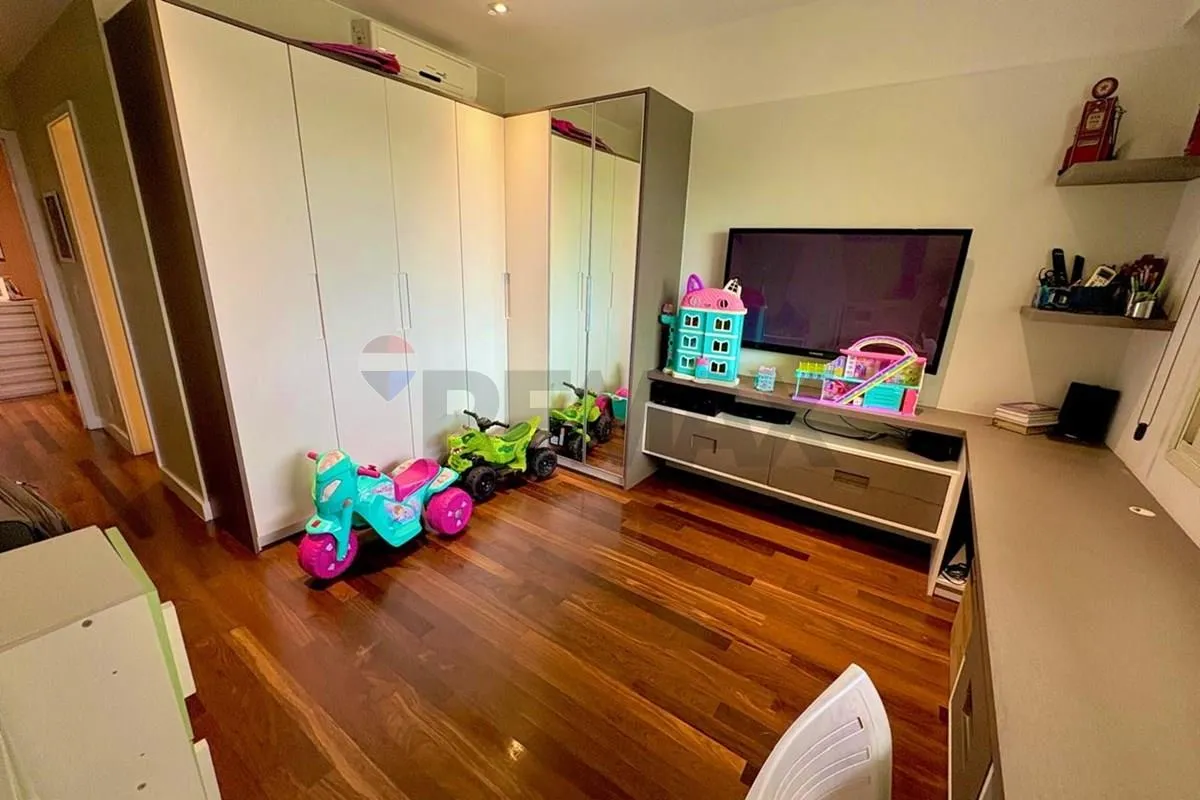 Apartamento de 315 m² com 4 dormitórios e 5 banheiros — photo 25