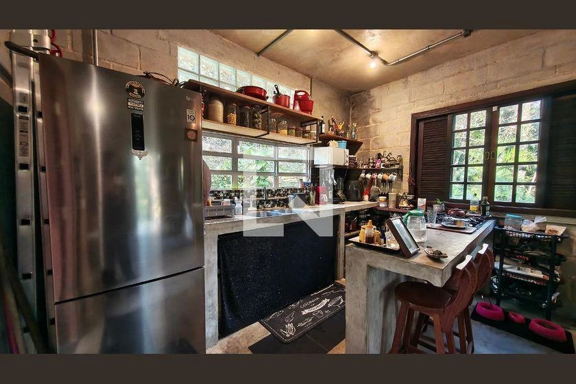 Casa mobiliada com cozinha americana, 3 quartos e jardim — photo 14