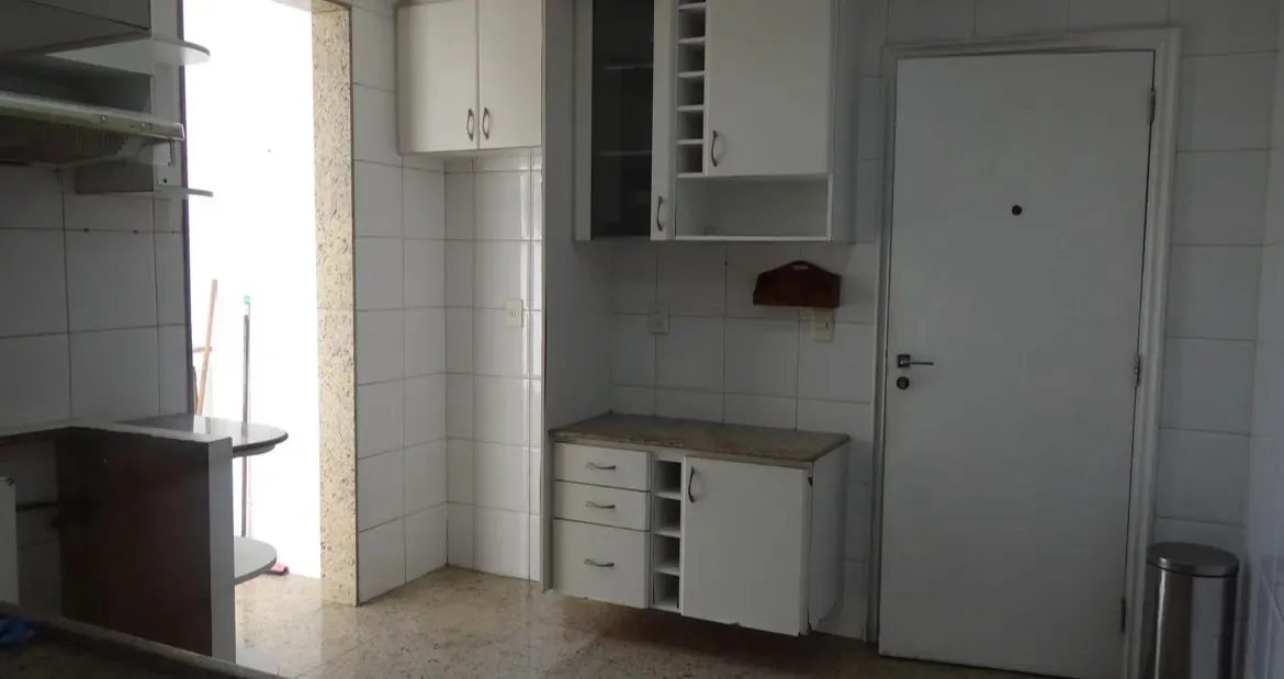 Apartamento de 185 m² com 3 quartos e 5 banheiros — photo 10