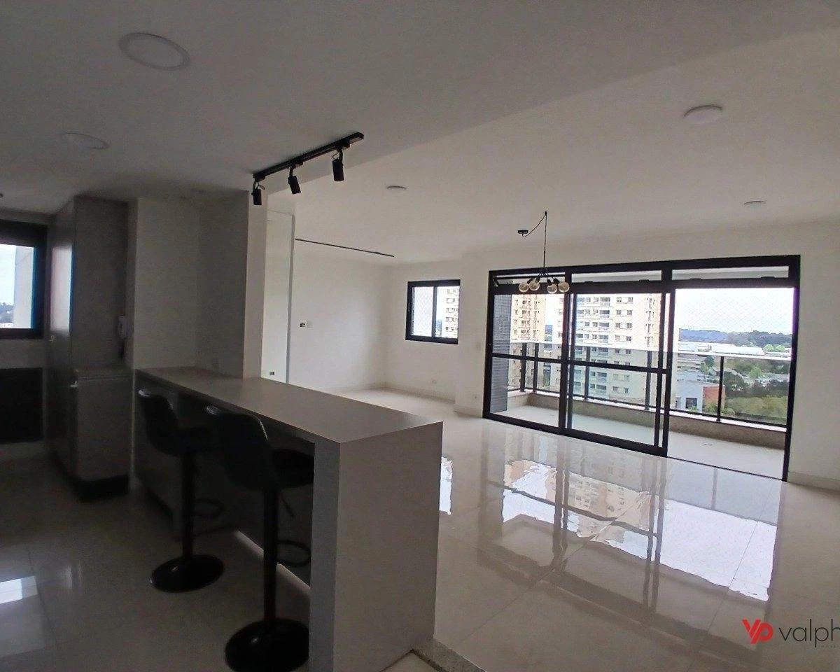 2-bedroom apartment in a building with a gym — photo 3