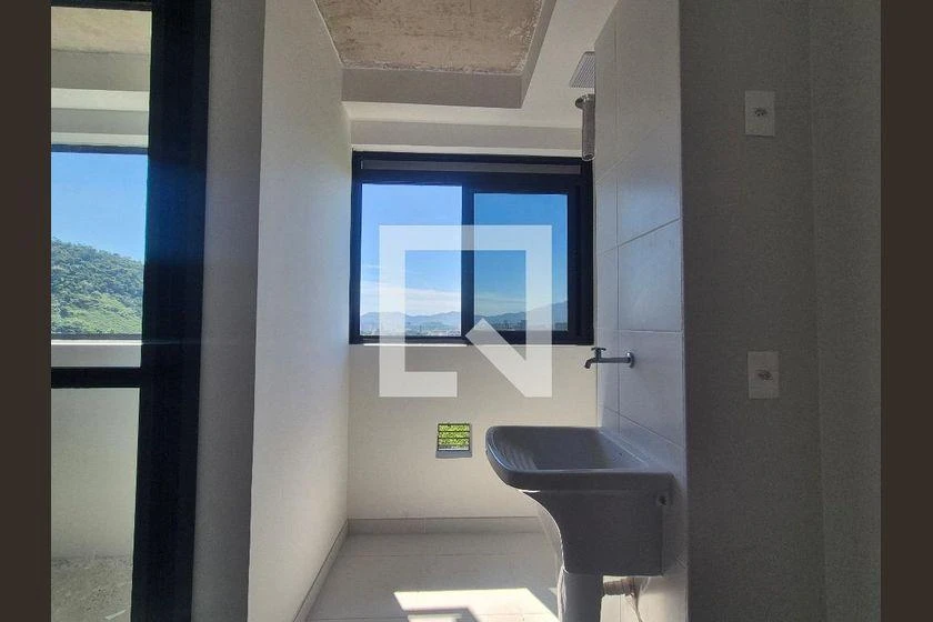 Apartamento para locação com janelas do chão ao teto — photo 13
