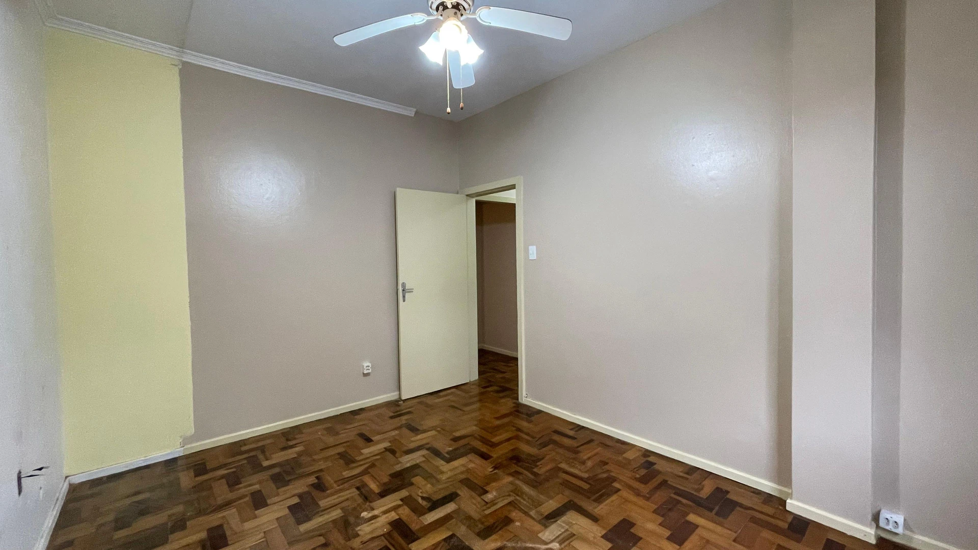 Apartment, 70 m², with wood or laminate floors — photo 22