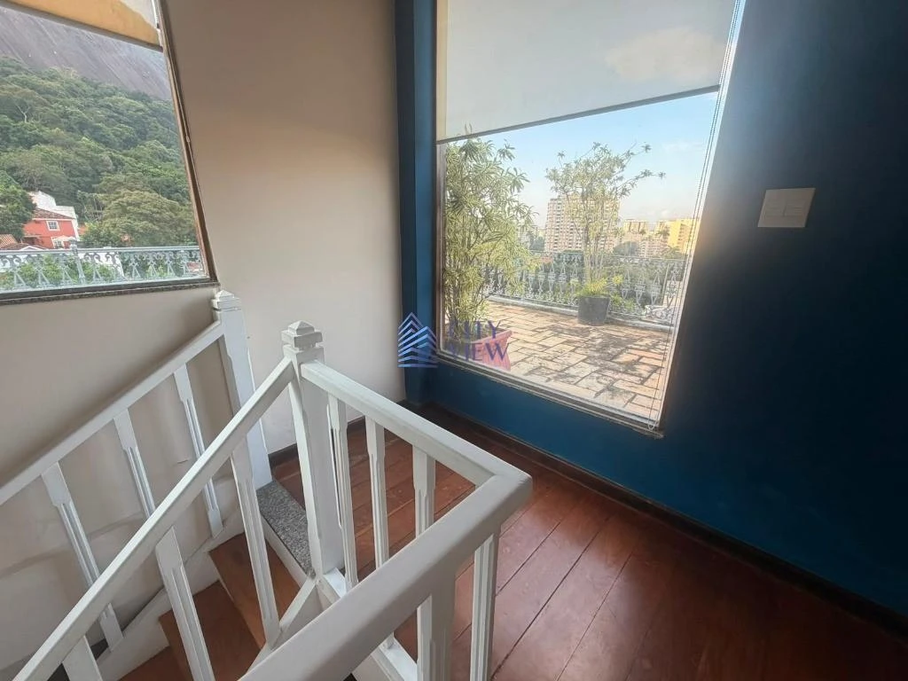 4-bedroom 500 m² house with 5 bathrooms — photo 31
