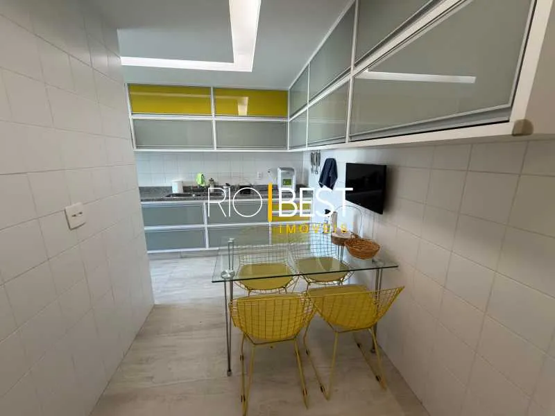 Furnished 4-bedroom apartment with open-plan kitchen — photo 23