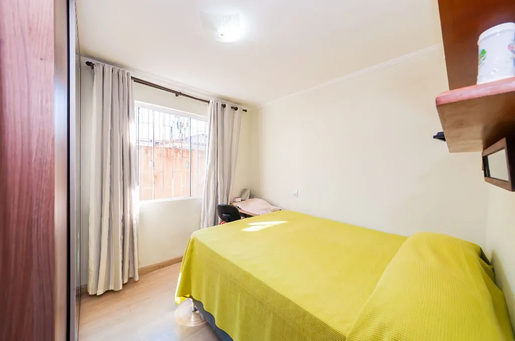 3-bedroom house with a bathtub in Curitiba — photo 15