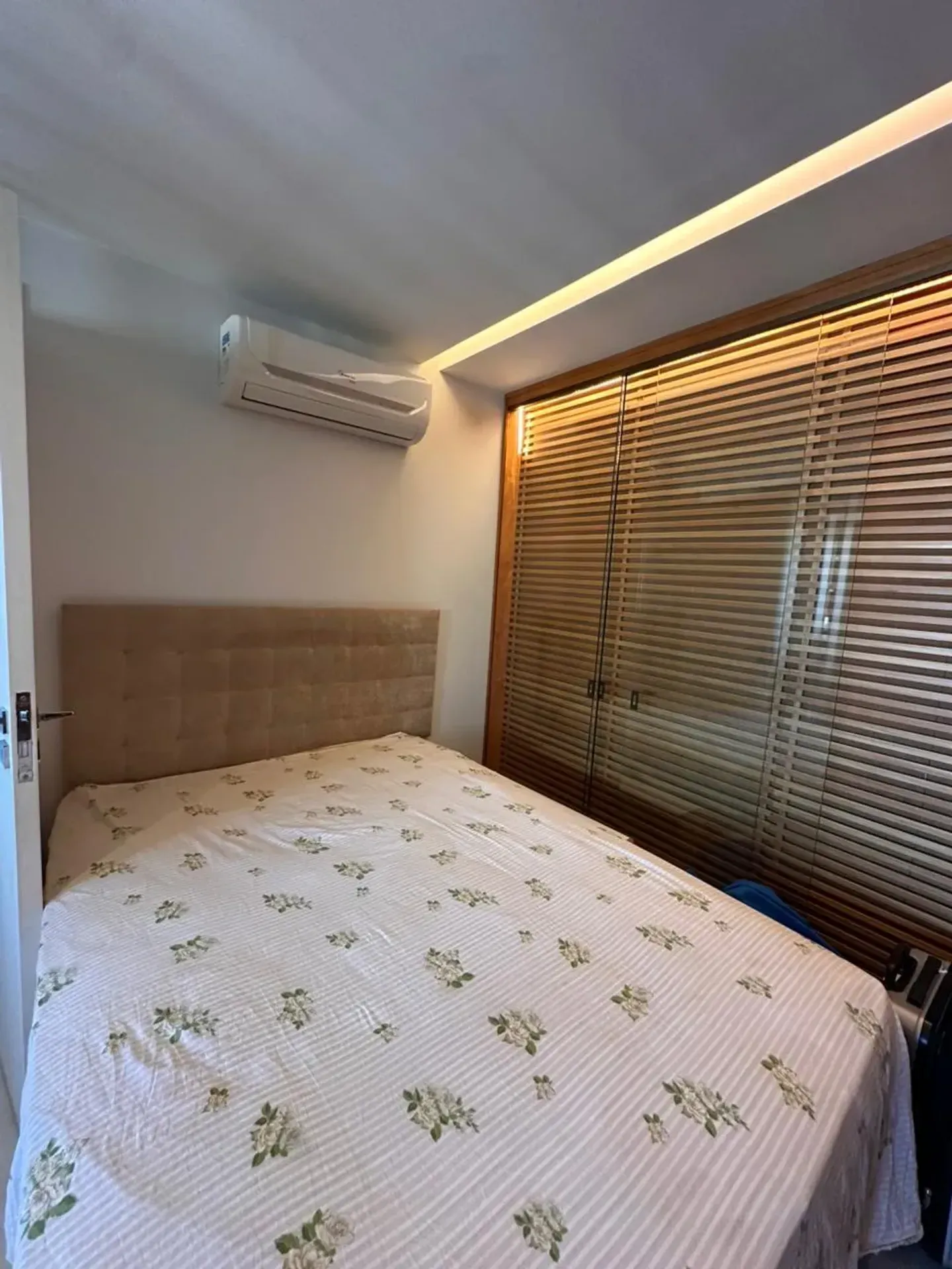 Apartment with balcony and built-in grill — photo 16