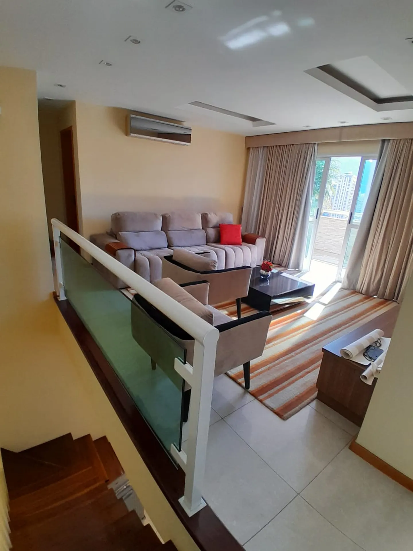 Apartment with 4 bedrooms, 3 bathrooms and built-in storage — photo 8