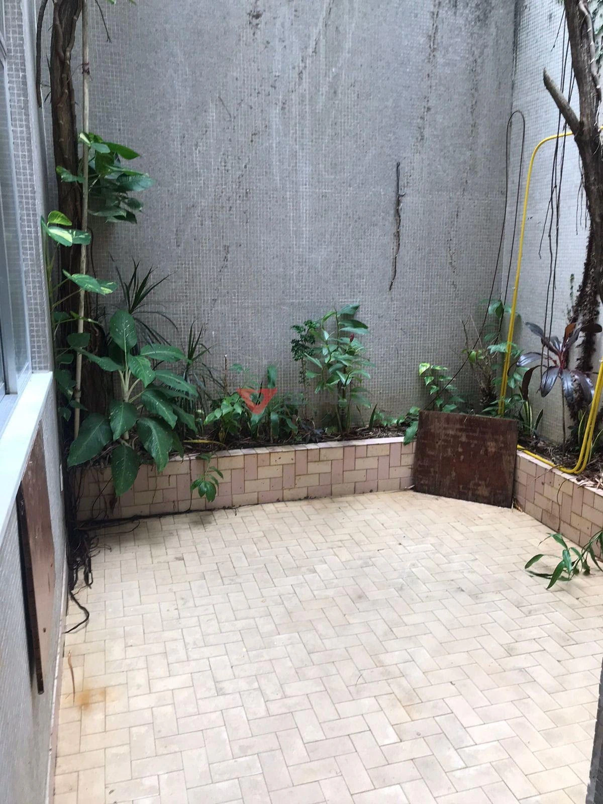 Rental house with 8 bedrooms and a balcony — photo 3