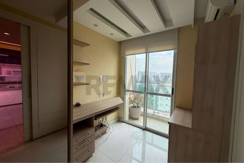 Furnished 246 m² apartment with 4 bedrooms and balcony — photo 10