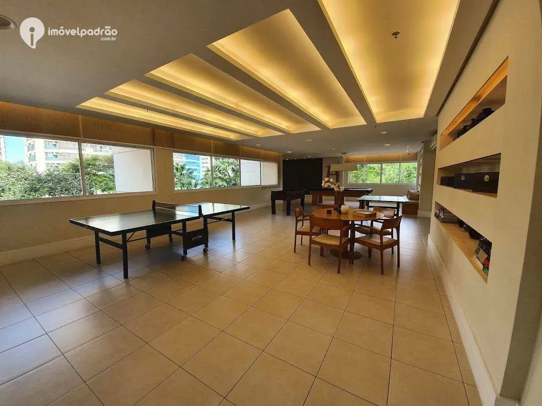 Furnished 2-bedroom apartment with enclosed balcony — photo 47