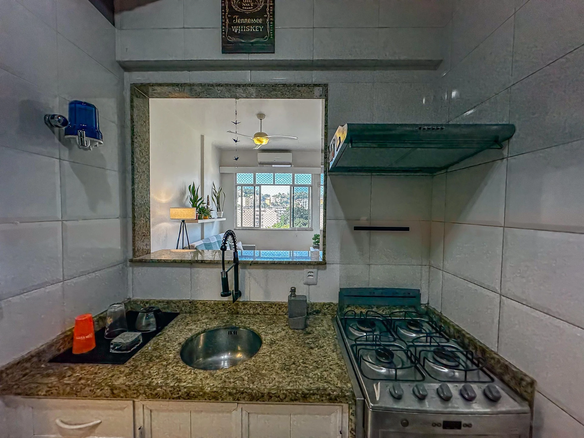 Furnished 1-bedroom apartment with an open kitchen — photo 19
