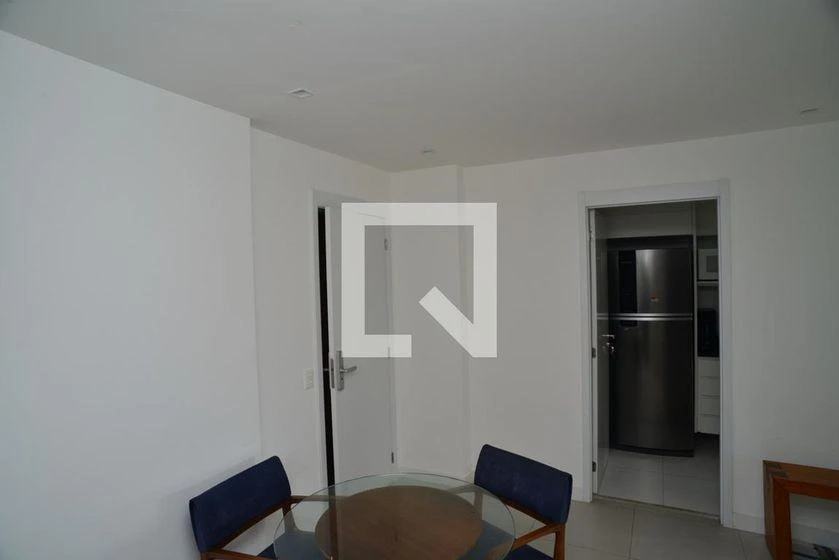 Glass-enclosed balcony in a 3-bedroom apartment, 103 m² — photo 25
