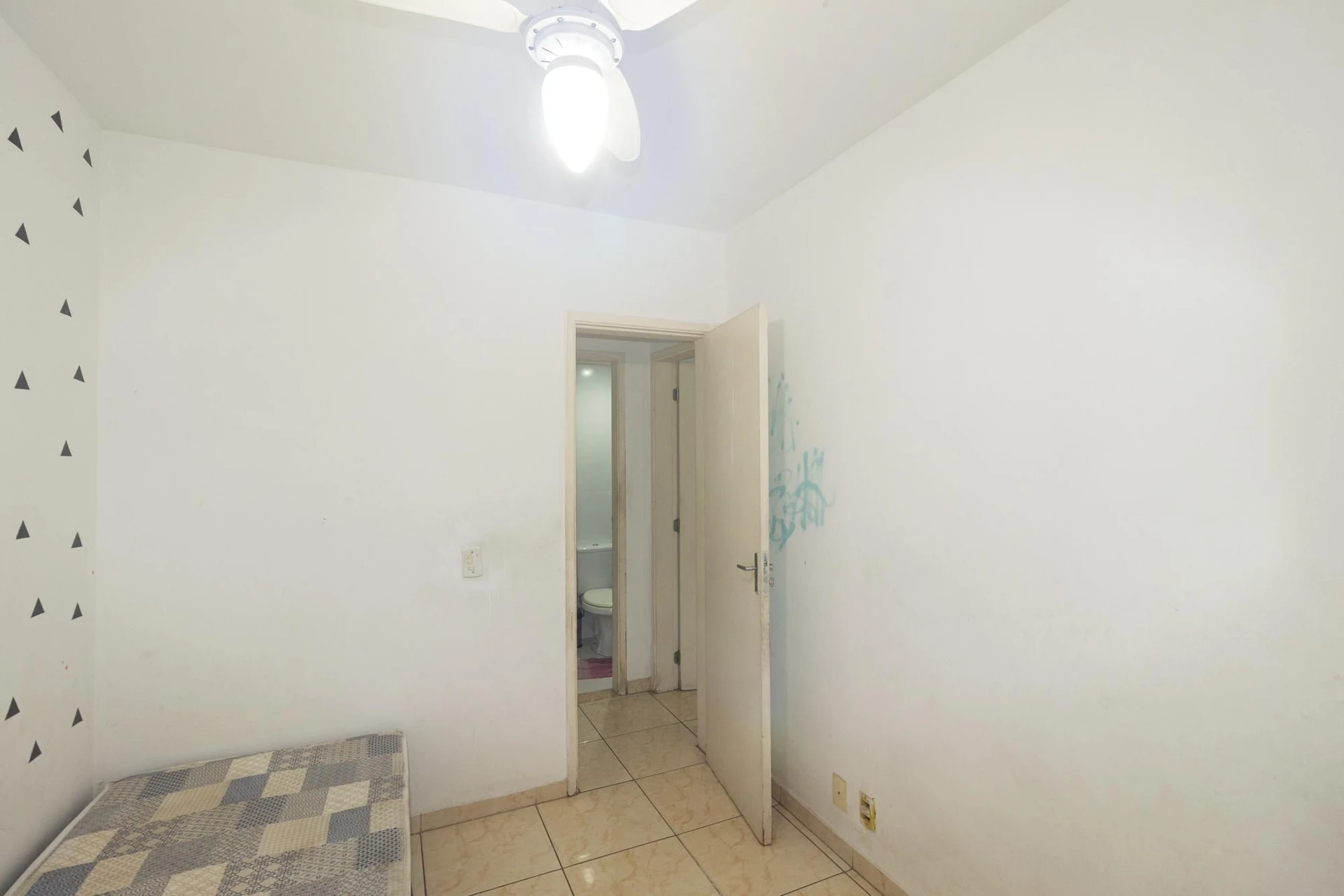 2-bedroom apartment with a washing machine — photo 11