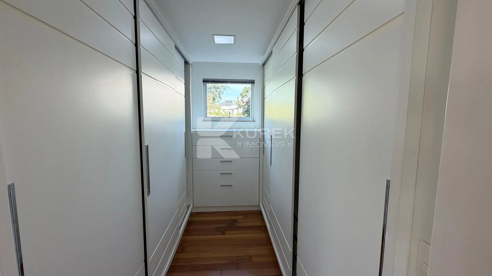 Garden in a 4-bedroom house, 380 m² — photo 4