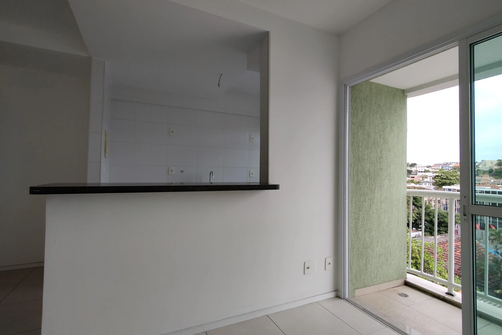 Apartamento para alugar com 2 quartos e 1 suíte