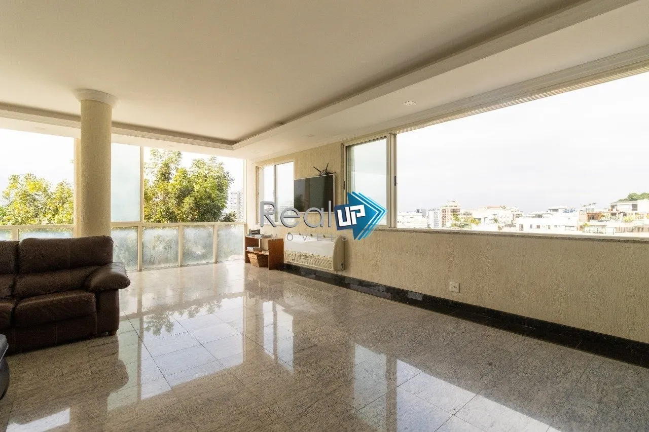 Condominium house with 5 bedrooms and 1081 m² plus laundry — photo 19