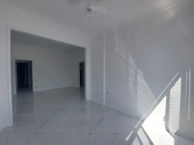 Apartamento sem mobília com 4 quartos e cozinha separada — photo 2