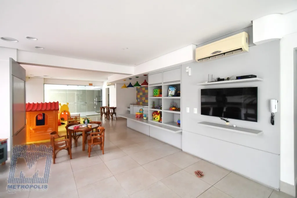 2-bedroom apartment with a mountain view in Florianópolis — photo 4