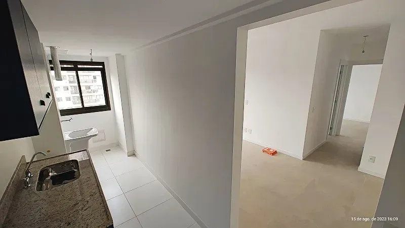Apartamento sem mobília com vista para a cidade e montanhas — photo 25