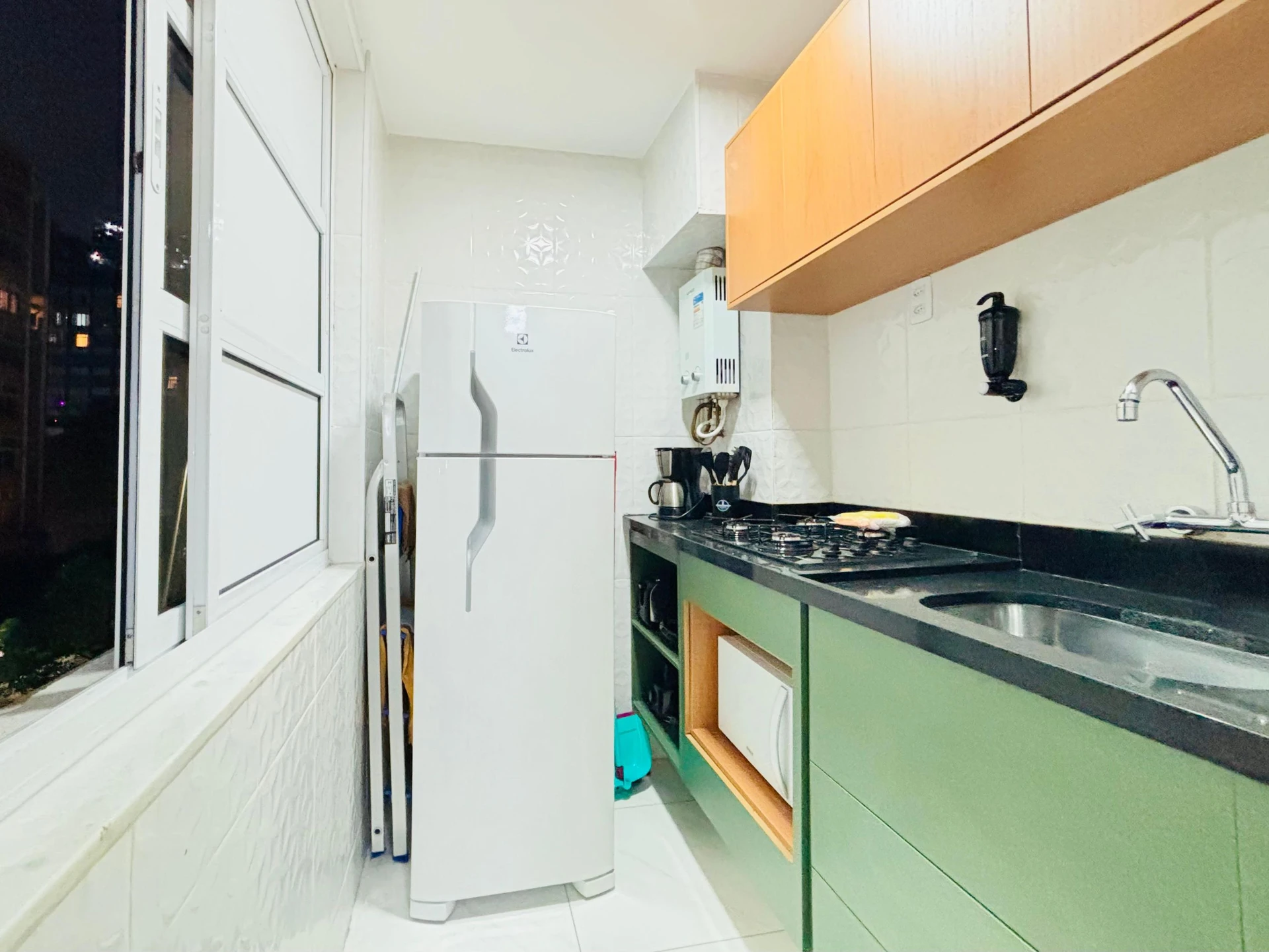 Furnished 1-bedroom apartment with a closed kitchen — photo 21