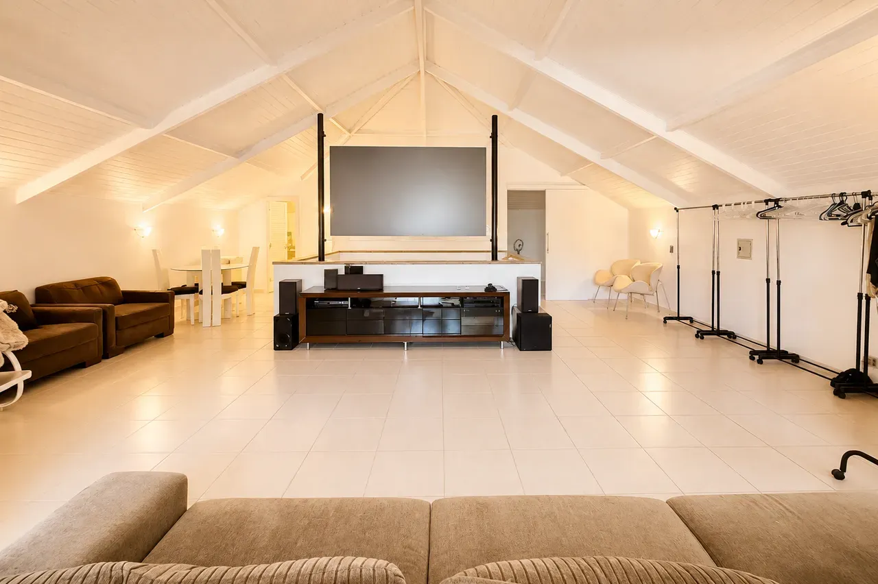 Furnished house, 773 m², with a bathtub — photo 4