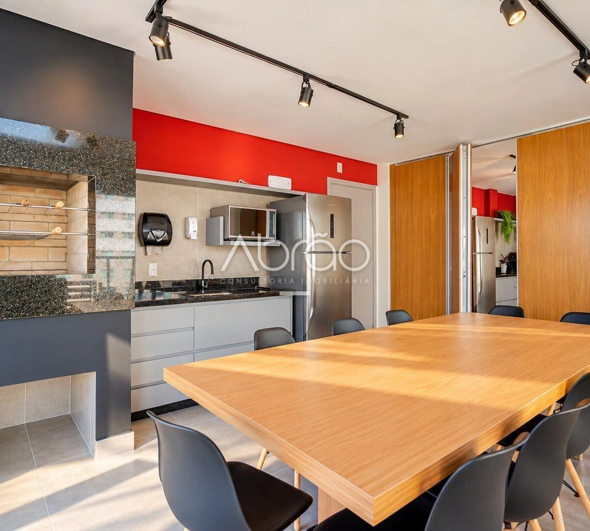 Studio mobiliado, 28 m², com janelas do piso ao teto — photo 5