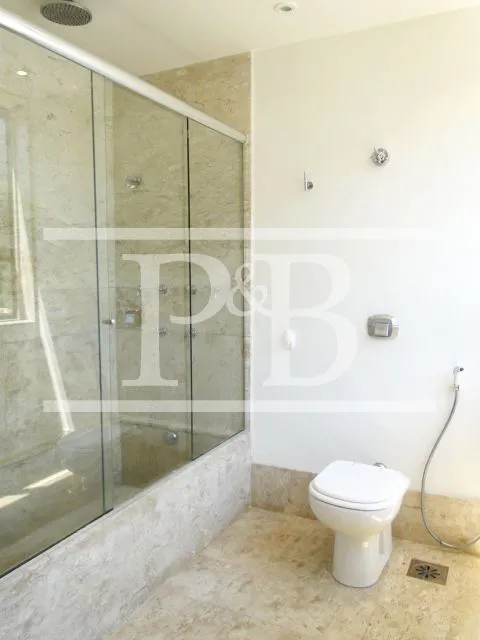 4-bedroom apartment with balcony and floor-to-ceiling windows — photo 22
