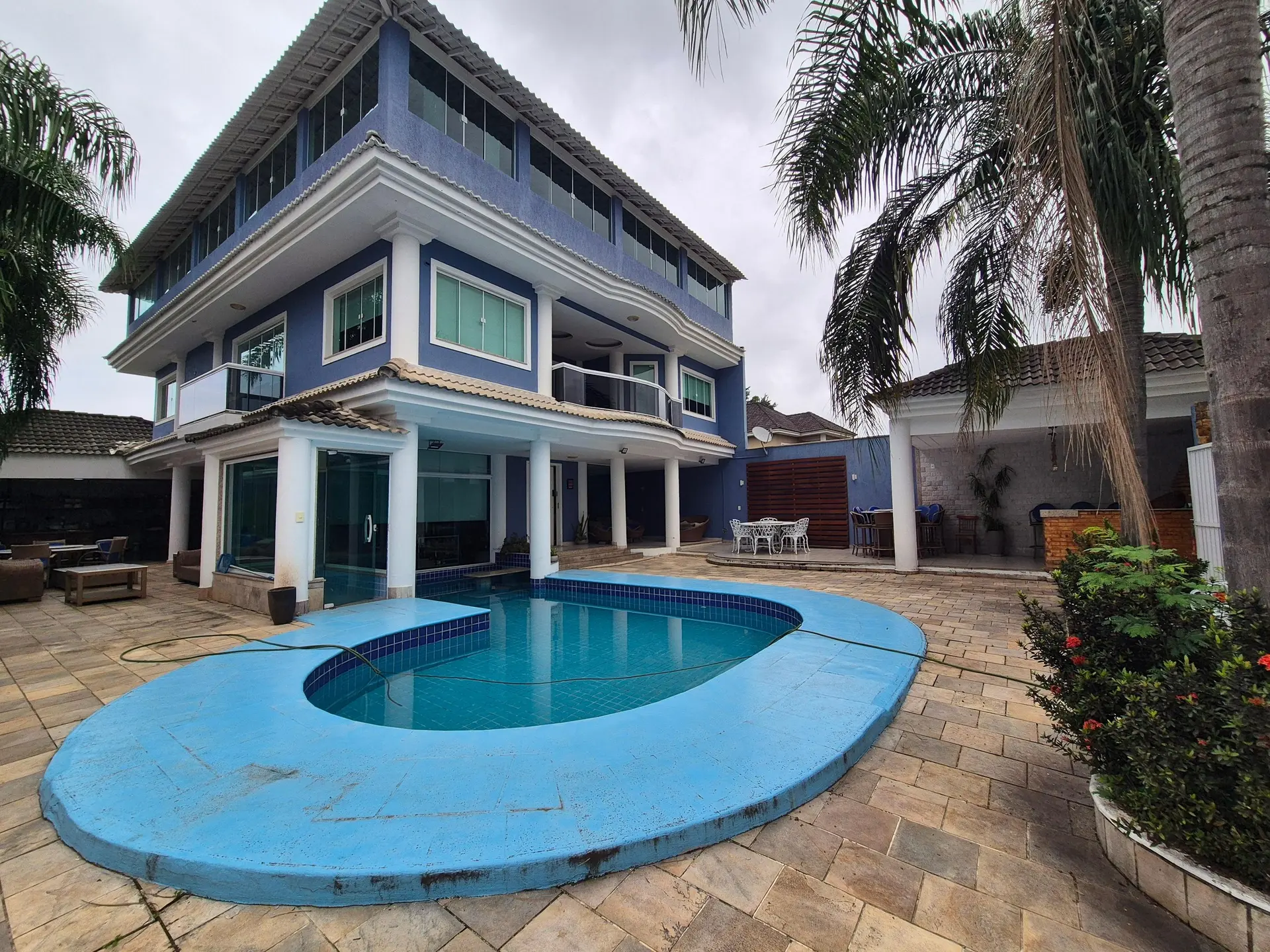 4 quartos e jacuzzi: casa de 318 m² — photo 16