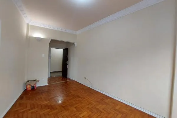 One-bedroom apartment with a mountain view — photo 2