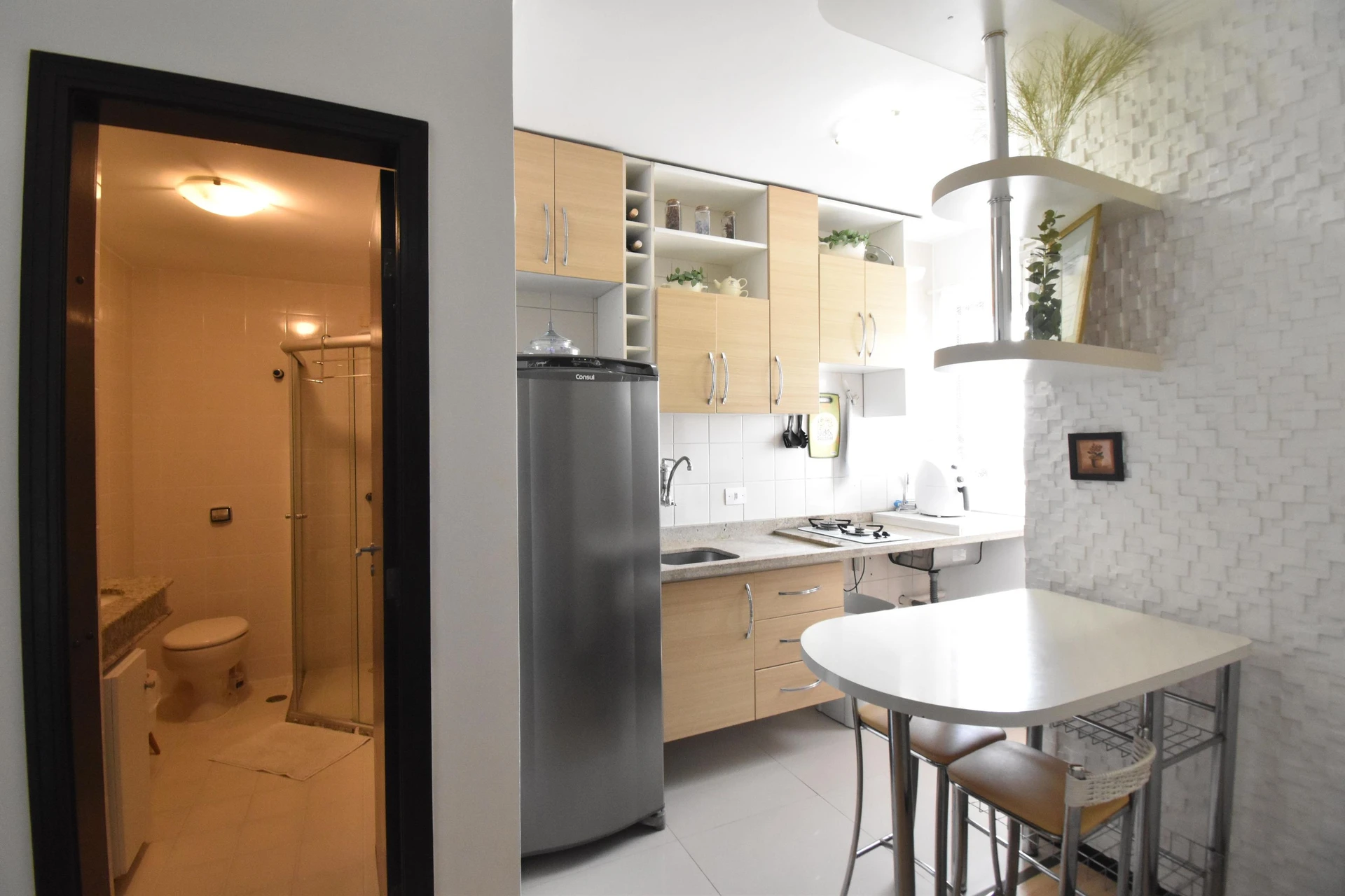Furnished studio with 1 bedroom and 1 bathroom — photo 2